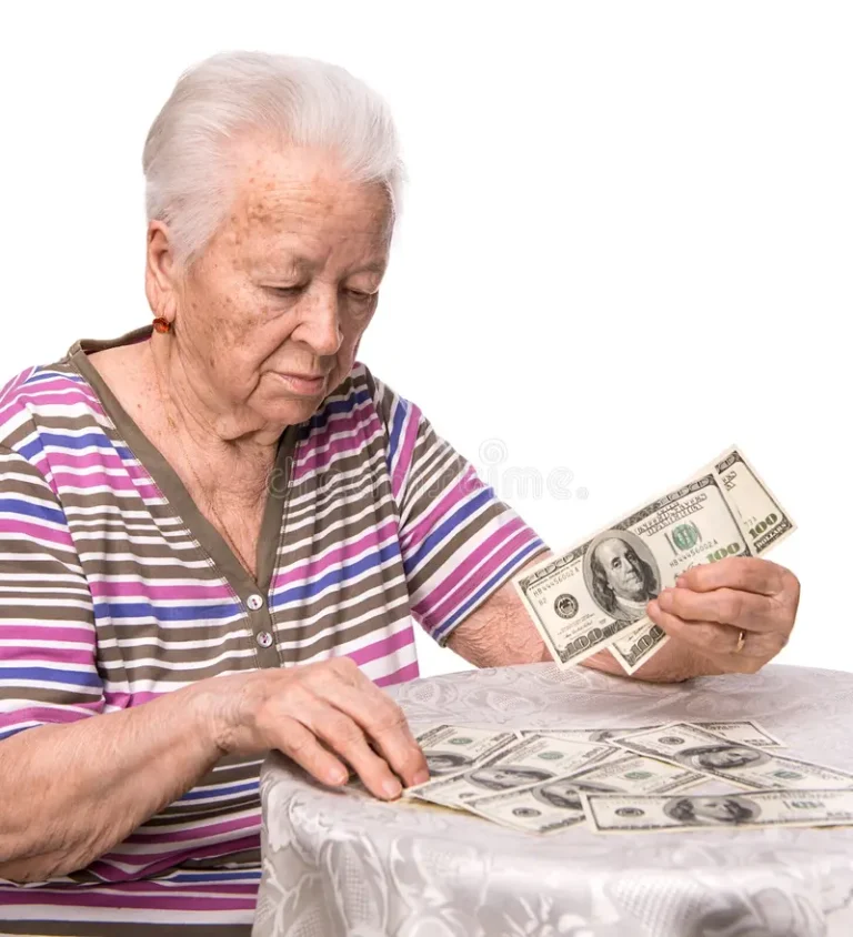 Mujer contando dinero.